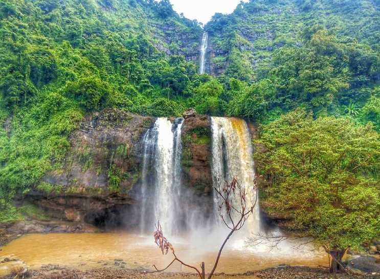 Hiking di Geopark Ciletuh: 7 Air Terjun Megah yang Bisa Buat Lo Terpana!