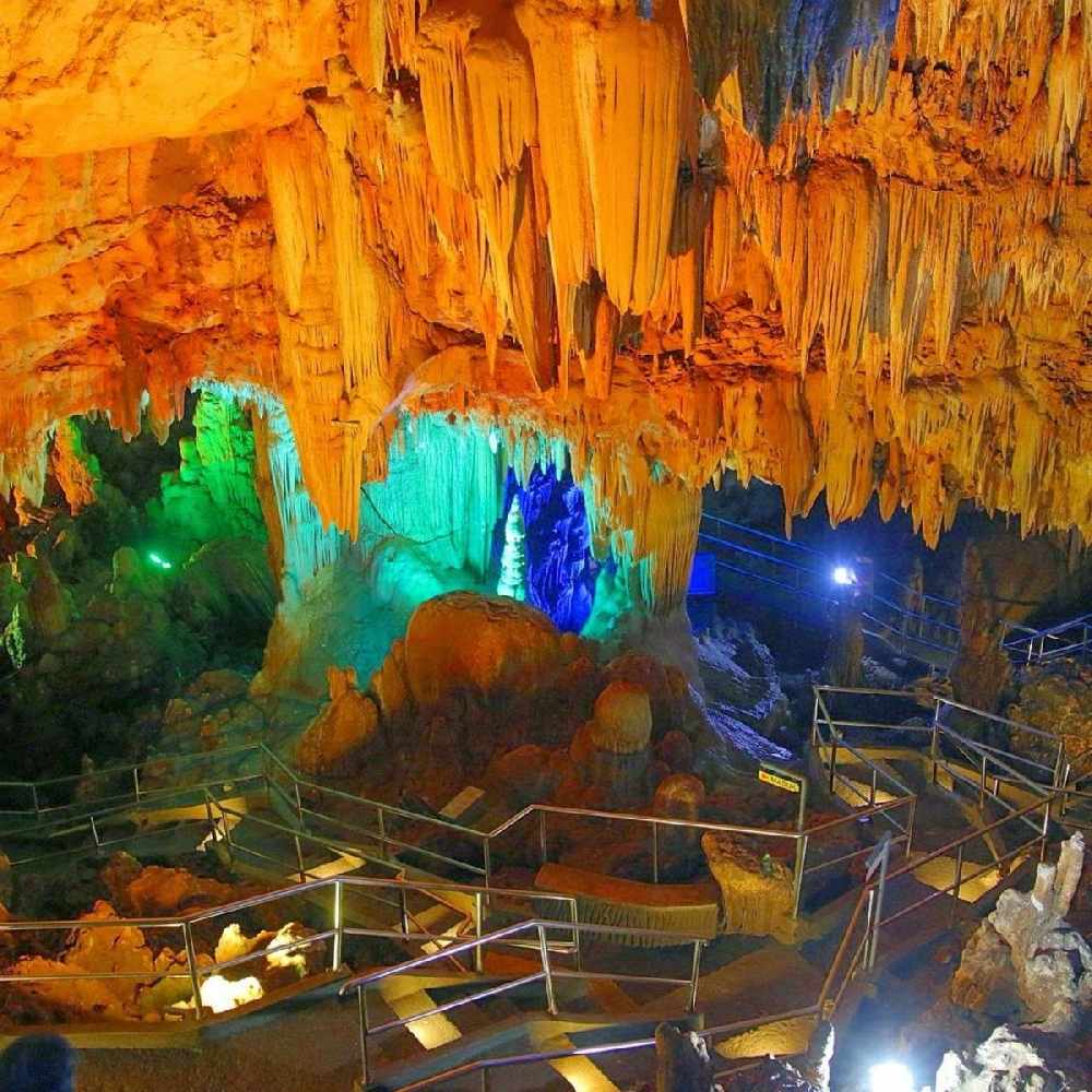 4 Fakta Seputar Gua Gong di Pacitan yang Merupakan Gua Terindah di Asia Tenggara!