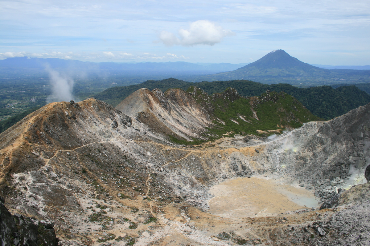 Gunung Sibayak, Kawasan Pendakian di Sumatera Utara yang Menawarkan Banyak Keindahan Alam!