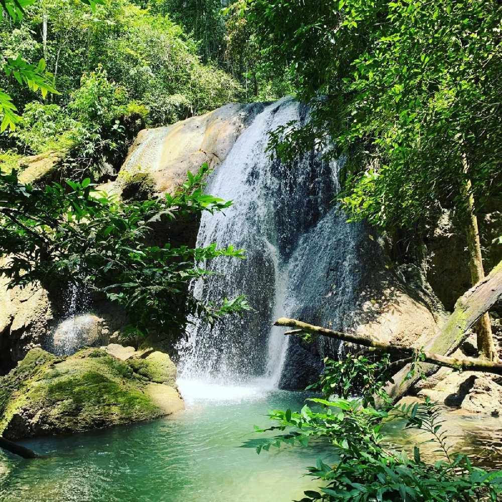 3 Fakta Menarik Seputar Air Terjun Batanta di Kepulauan Raja Ampat!