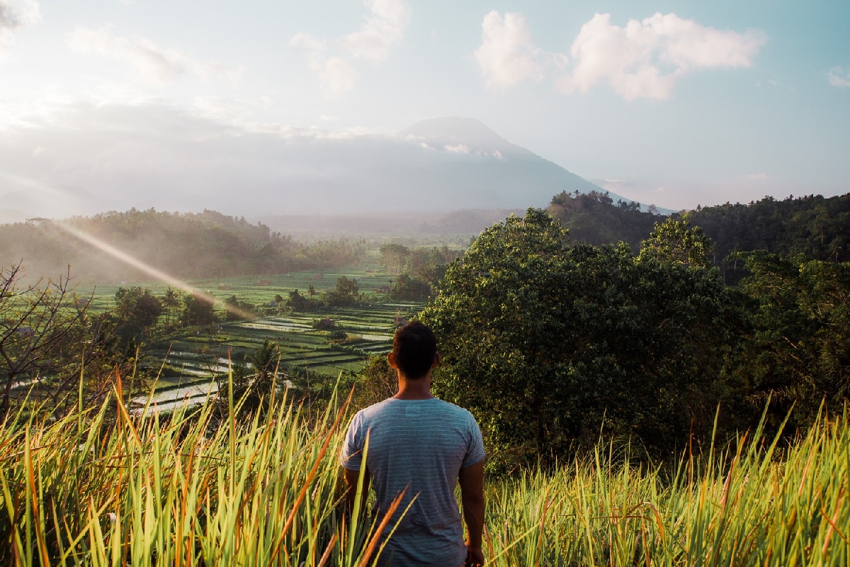 Slow Travel: Upaya Memaknai Liburan Seutuhnya Tanpa Tergesa-Gesa