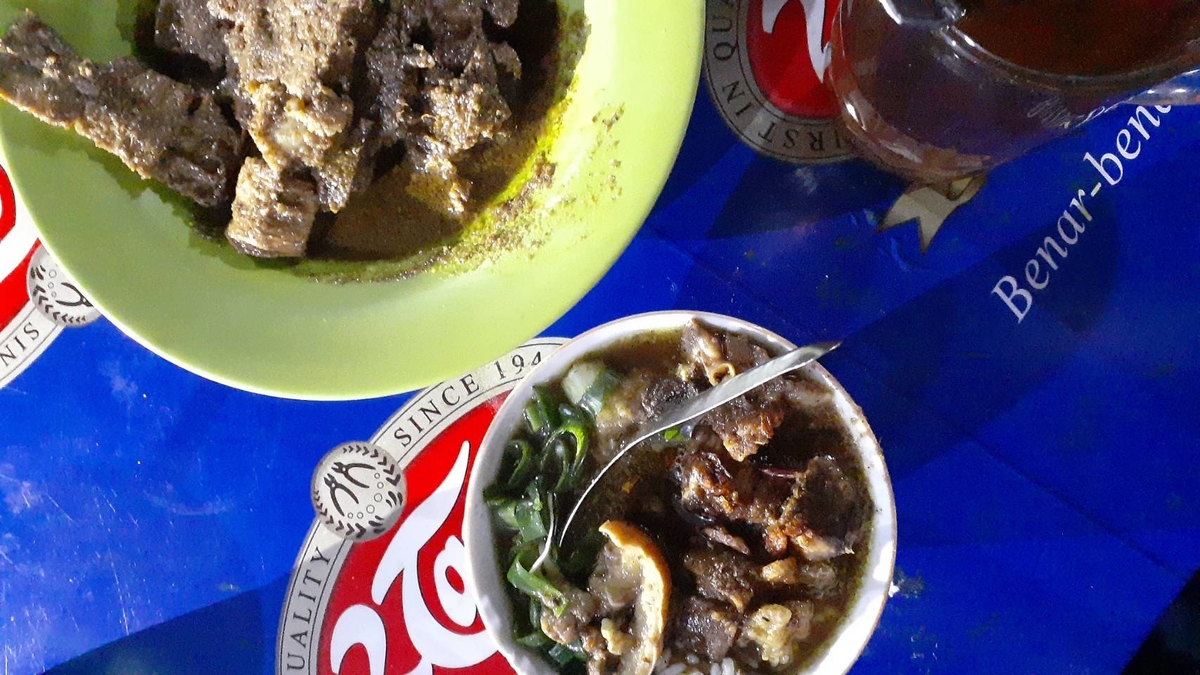 [REVIEW] Nasi Grombyang Pak Haji Warso: Potongan Surga Berbentuk Kuliner!