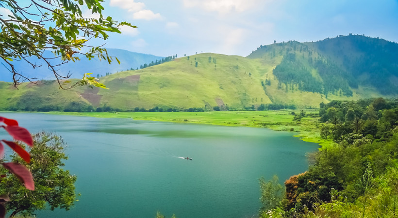 Makin Mudah Traveling ke Danau Toba! Berikut 3 Pilihan Transportasinya!