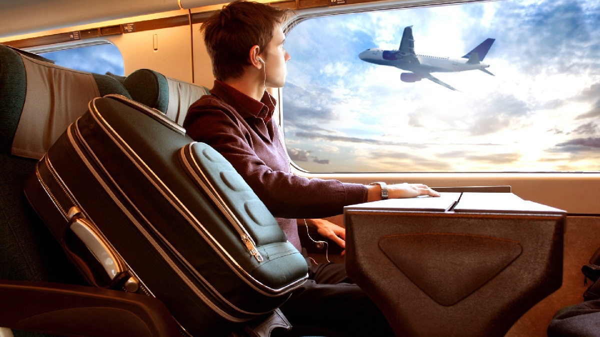 Mengapa Perlu Beli Tiket Pesawat Jauh Sebelum Hari Keberangkatan? Inilah 5 Alasannya Bro!