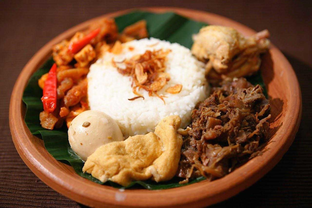 5 Pilihan Tempat Makan Gudeg di Jogja yang Nikmat dan Bisa Bikin Kangen Bro!