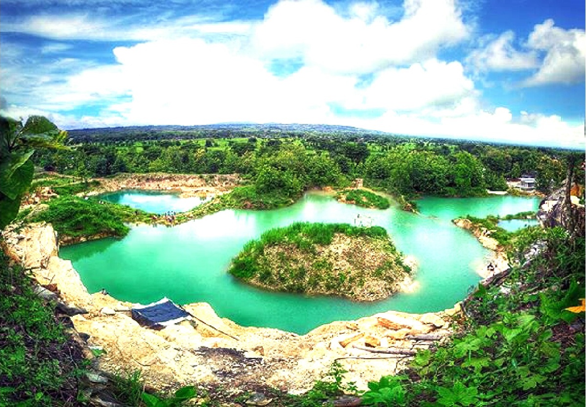 Mirip Danau Kelimutu: 5 Hal Menarik Ini Bisa Jadi Alasan Lo ke Telaga Biru Semin!