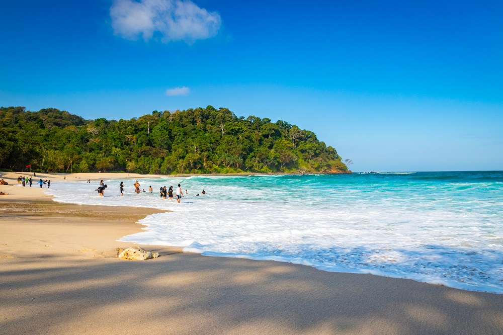 Deretan 5 Pantai Indah di Malang untuk Pencinta Hobi Mancing