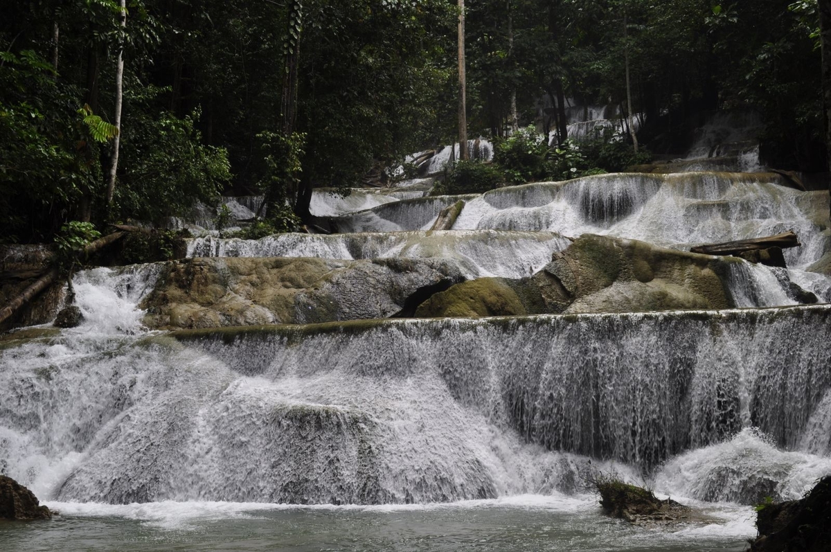 Air Terjun Maramo: 5 Daya Tarik yang Bisa lo Dapatkan Ketika Berkunjung ke Sana!