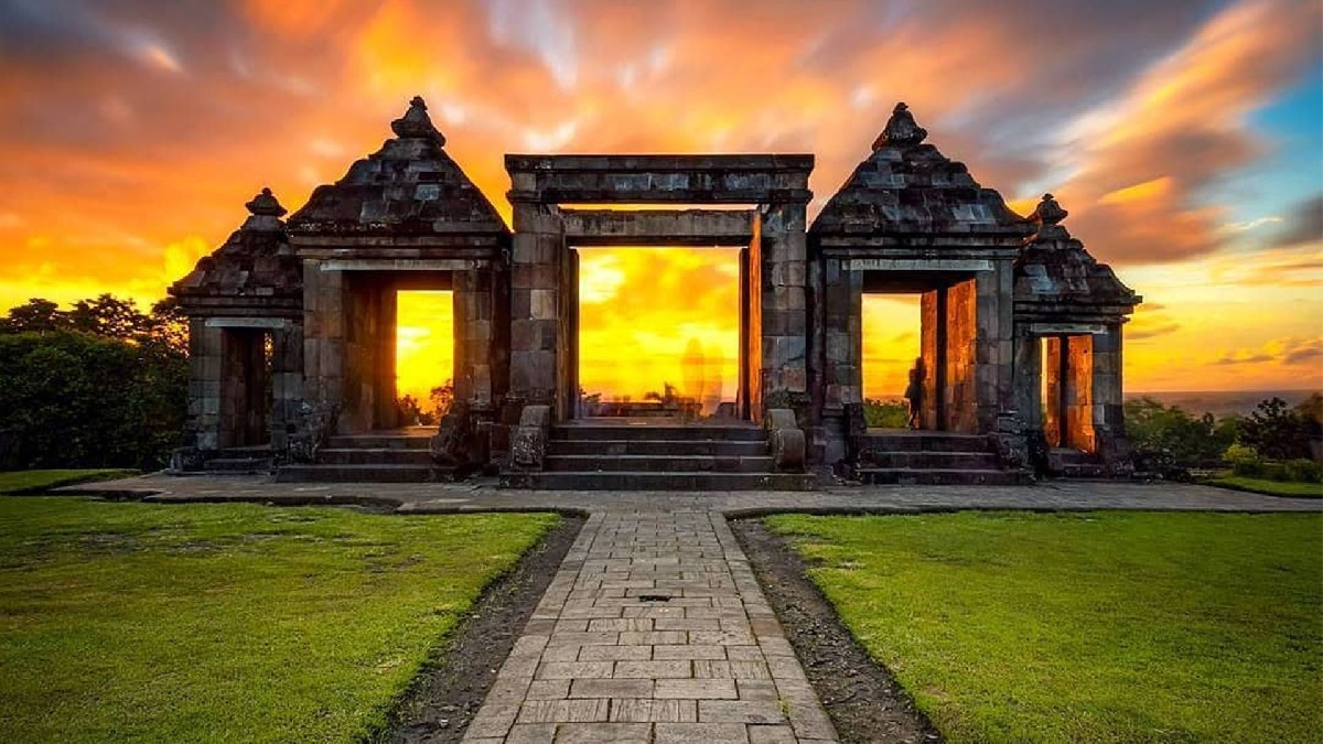 Ingin Puas Nikmati Masa Liburan di Candi Ratu Boko? Perhatikan 4 Hal Ini!