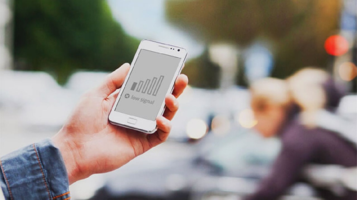 Ikuti 5 Cara Ini Agar Sinyal Ponsel Lo Bertambah Kuat Kala Liburan