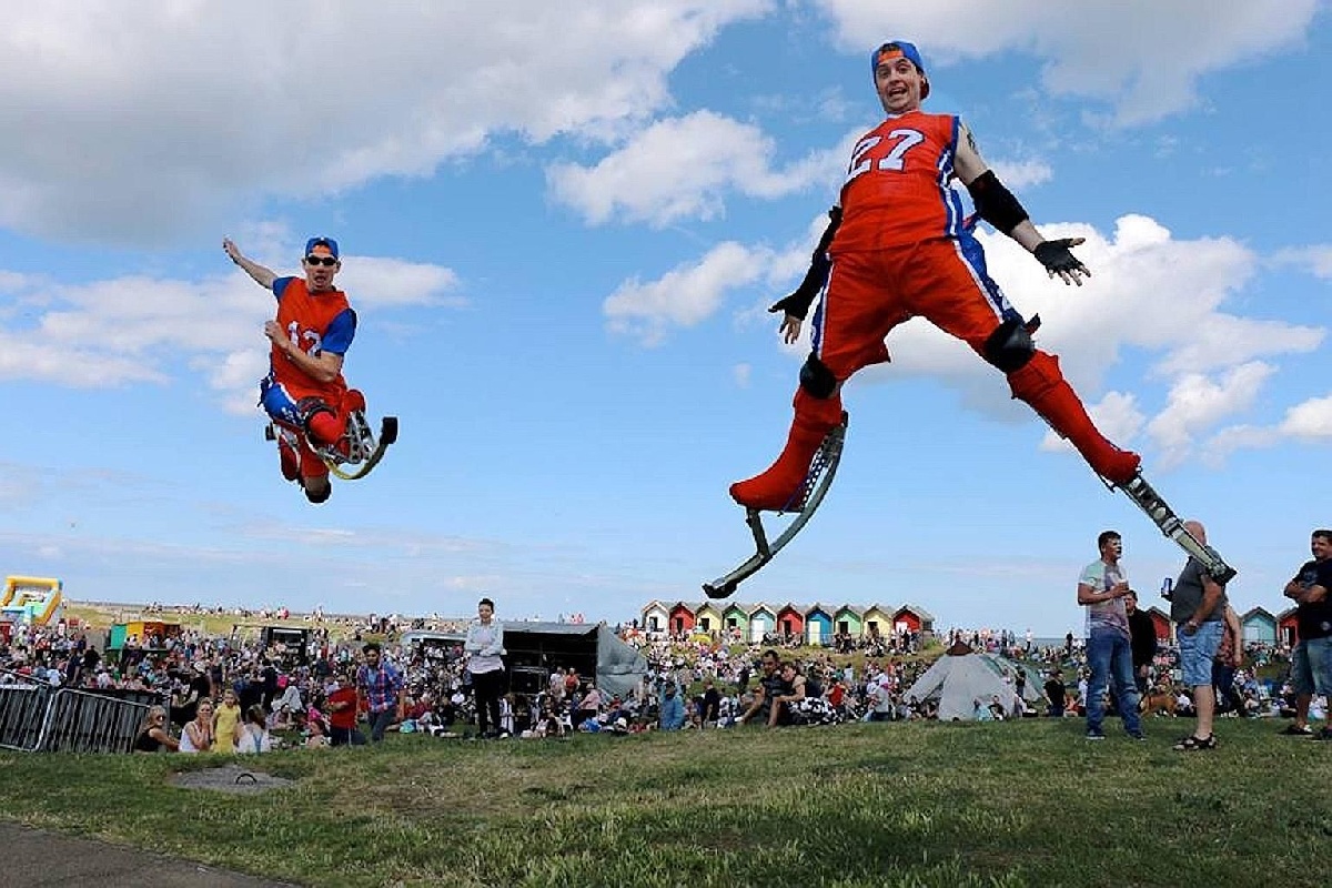 5 Tips Bermain Powerbocking, Alat Unik Perpaduan Egrang dan Jungkat-Jungkit!