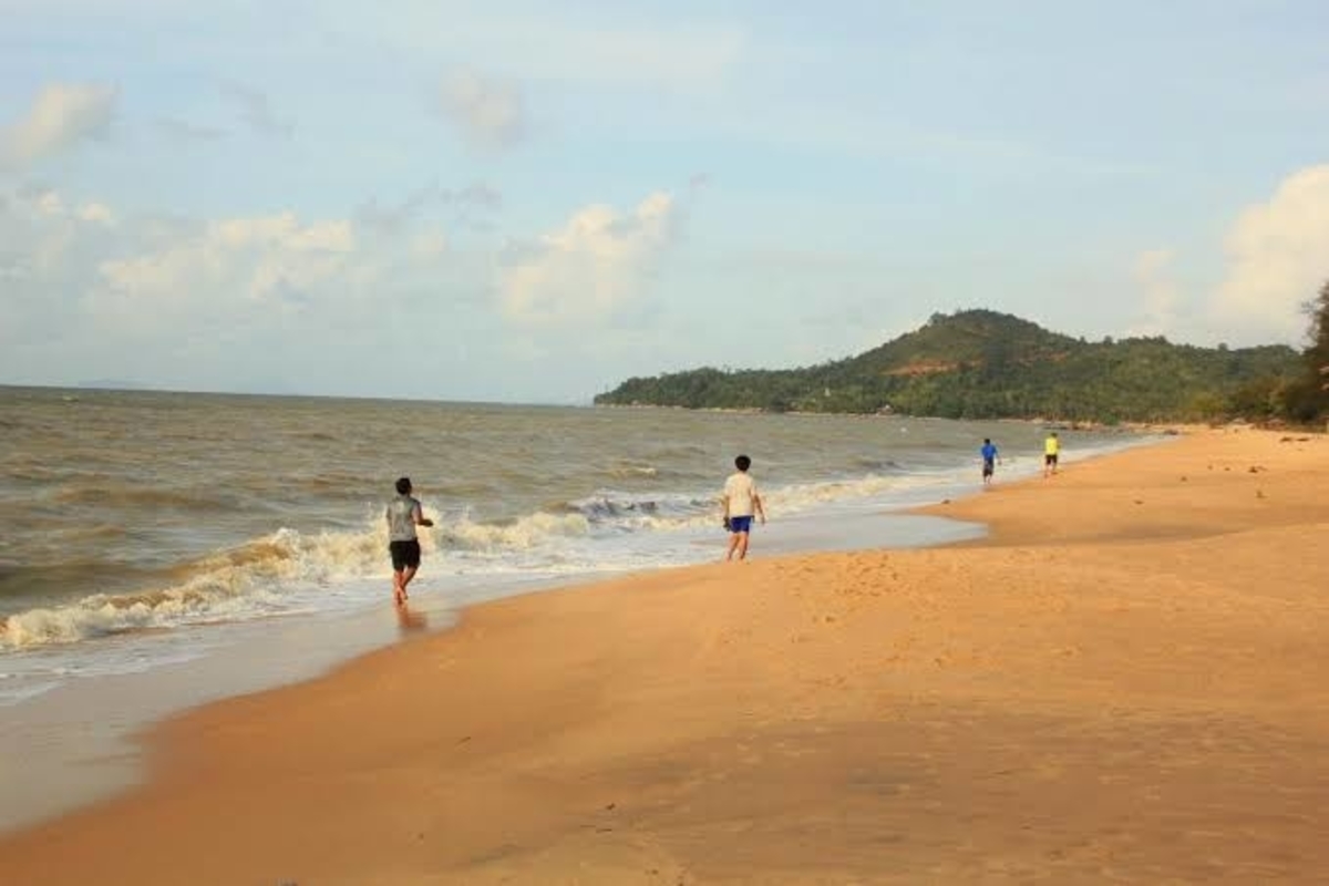 5 Daya Tarik dari Pantai Melawai yang Memang Penuh dengan Pesona Alam nan Indah!