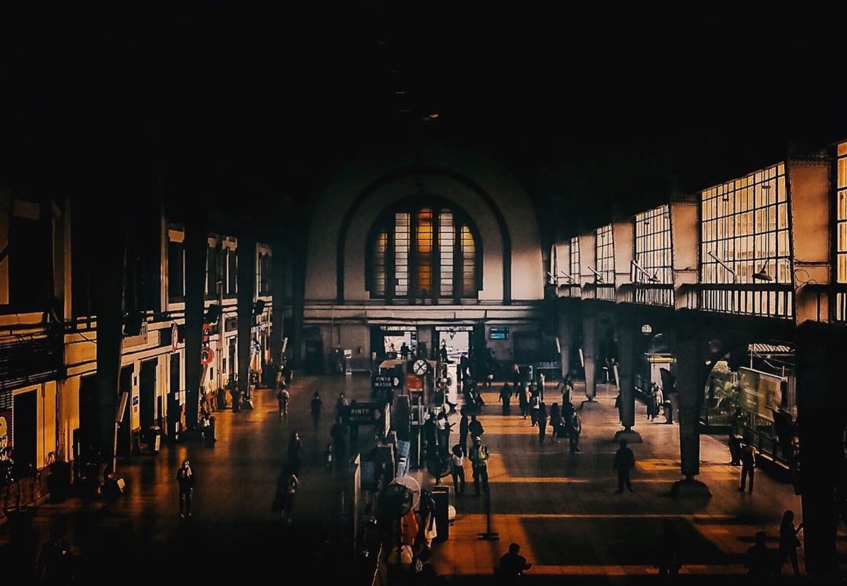 Bukan Hanya Sejarahnya Saja, Namun 6 Stasiun Kereta Api Tertua di Indonesia ini Sangat Unik!