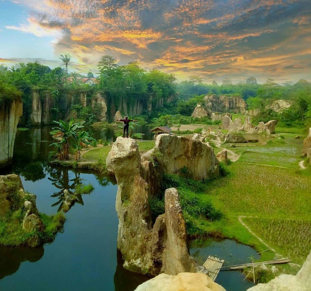 5 Hal Menarik Seputar Tebing Koja, Spot Wisata Berjulukan Kandang Godzila