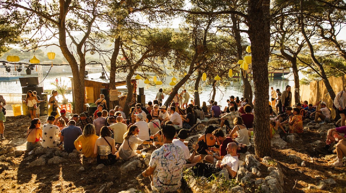 7 Festival Musik Dunia dengan Lokasi Anti Mainstream, dari Kastil hingga Area Bekas Hantaman Meteor