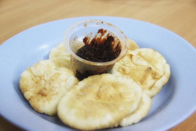 Awet Disimpan Lama, Inilah 5 Oleh-oleh Kuliner Khas Belitung yang Patut Lo Cari!