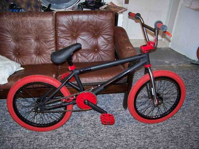 Kustom Sepeda BMX: Main Warna!