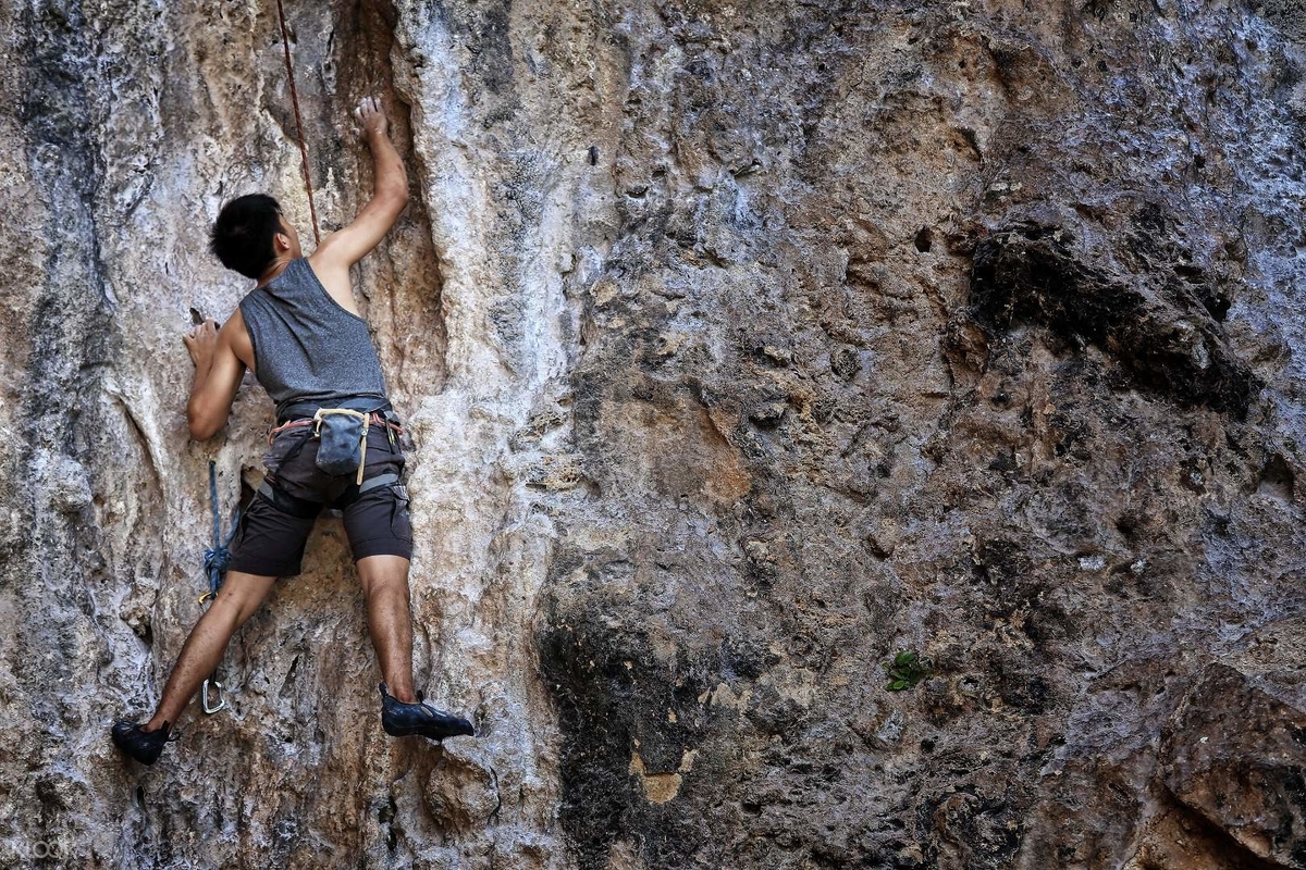 5 Jenis Panjat Tebing yang Perlu untuk Lo Ketahui agar Cepat Menguasainya!