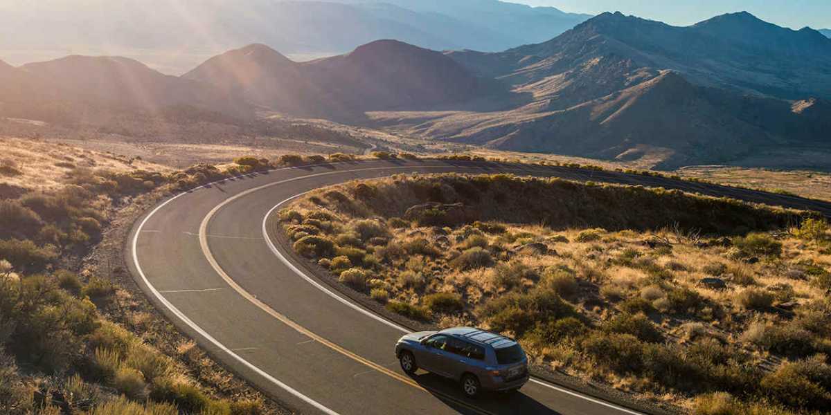 5 Alasan Mengapa Lo Perlu Sewa Mobil saat Liburan Bareng Teman