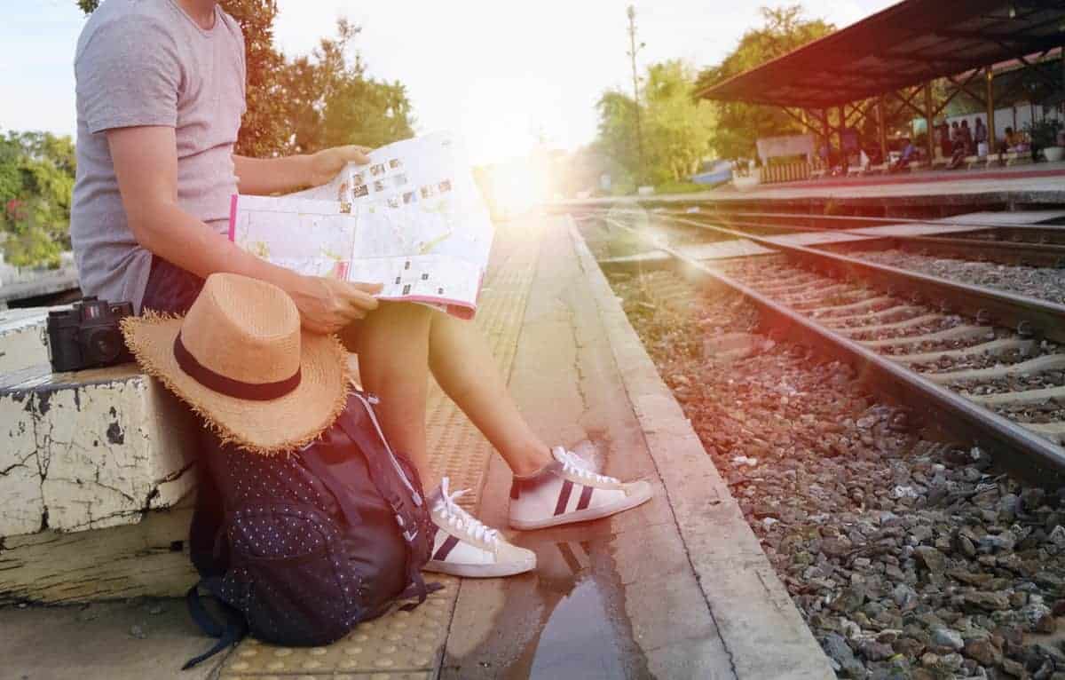 5 Kiat Menghindari Lapar saat Traveling dengan Kereta Api