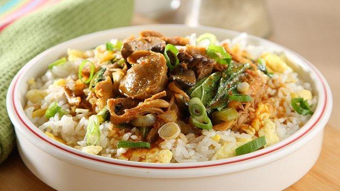 5 Pilihan Tempat Makan Nasi Siram Lezat di Jakarta, Cocok Diserbu saat Musim Hujan