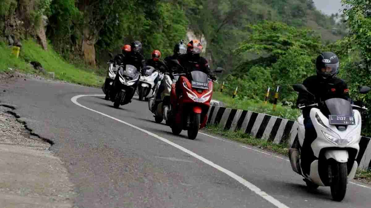 5 Kiat Touring Menggunakan Motor Matic, Biar Liburan Lo Tetap Aman