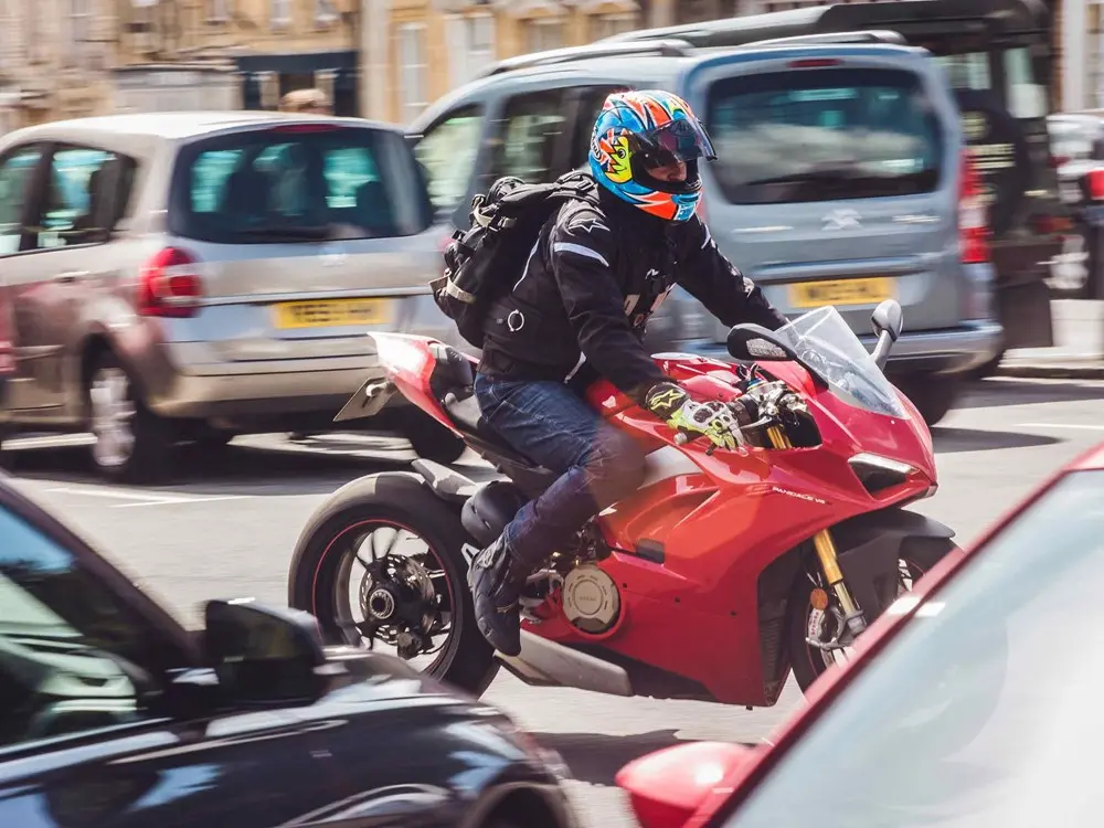 Berani Keluar Dari Zona Nyaman: Siapa Bilang Turing Tidak Bisa Pakai Sportbike?