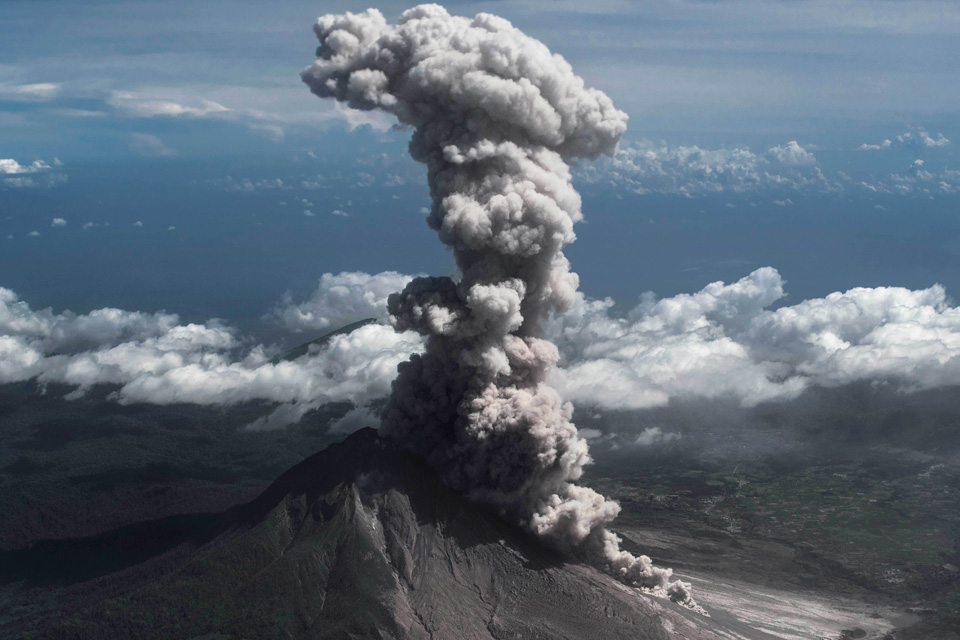 Gunung Merapi Erupsi, Tinggi Kolom Abu Sampai 6 Kilometer