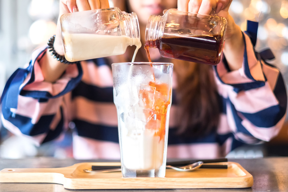 Kopi Susu Campur Kecap? Emang Enak?