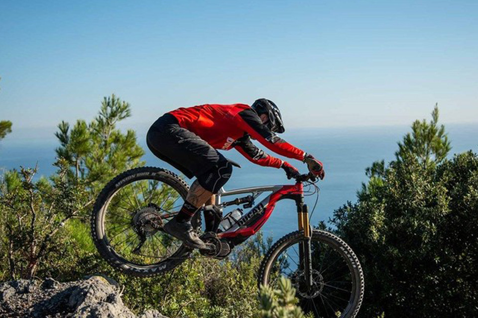 Scramble hingga Downhill, Gaya Sepeda Listrik yang Siap Sambut Masa Depan