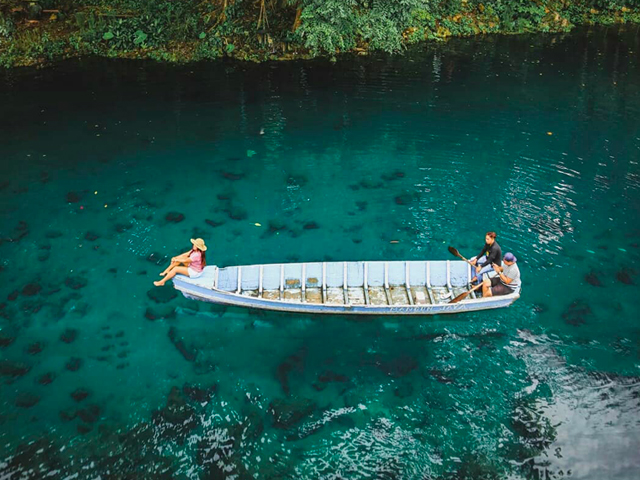 Air Danau Bisa Berubah Warna