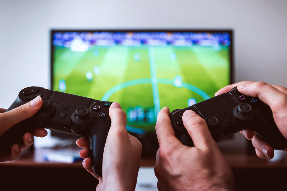 Liburan di Rumah Tetep Asyik Kok, Cobain Deh Cara-cara Ini