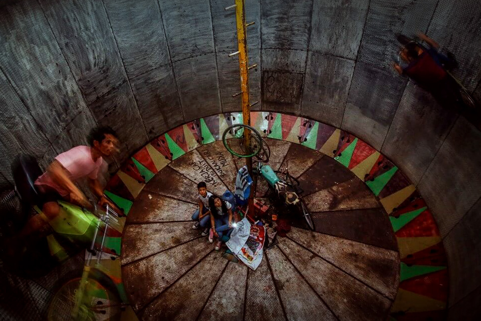 Mengenang Kejayaan Atraksi Tong Setan, Masih Ada yang Ingat Nggak Bro?