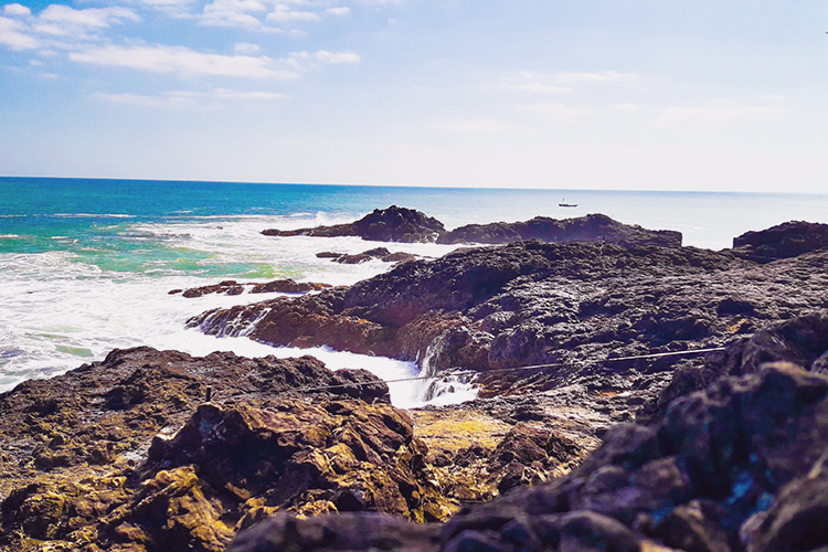 Kebumen Punya Banyak Pantai Eksotis yang Nggak Bisa Lo Lewatkan Bro! 