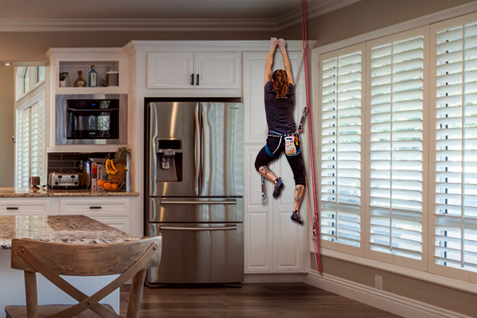 Siapa Bilang Wall Climbing Selalu Outdoor? Coba Bikin Arenanya di Rumah, Bro!
