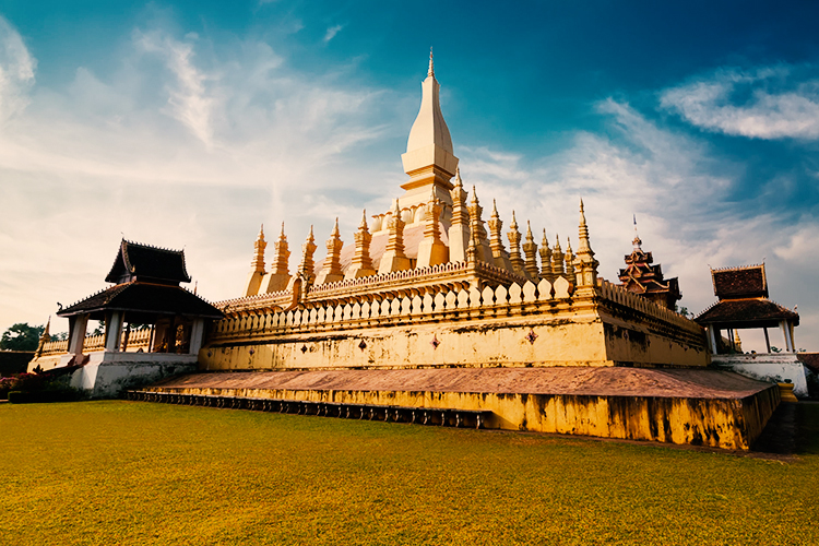 Kalau Lo Nanti ke Laos, Jangan Lakukan Hal Ini Ya, Bro! 