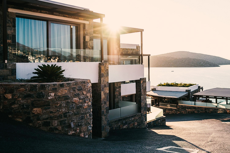 Gunakan Tips Ini Sebelum Lo Pesan Penginapan Via Airbnb