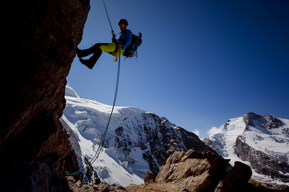 Ini Lho Bro Perbedaan Rappeling Sama Abseiling!