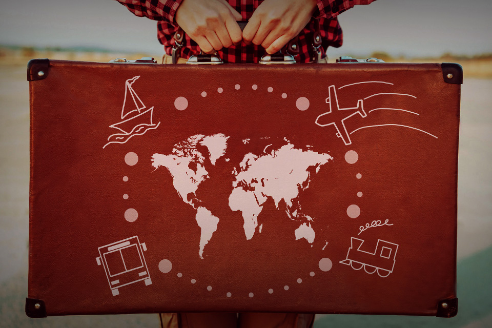 Saat Traveling, Lo Pilih Jalur Udara, Laut atau Darat?