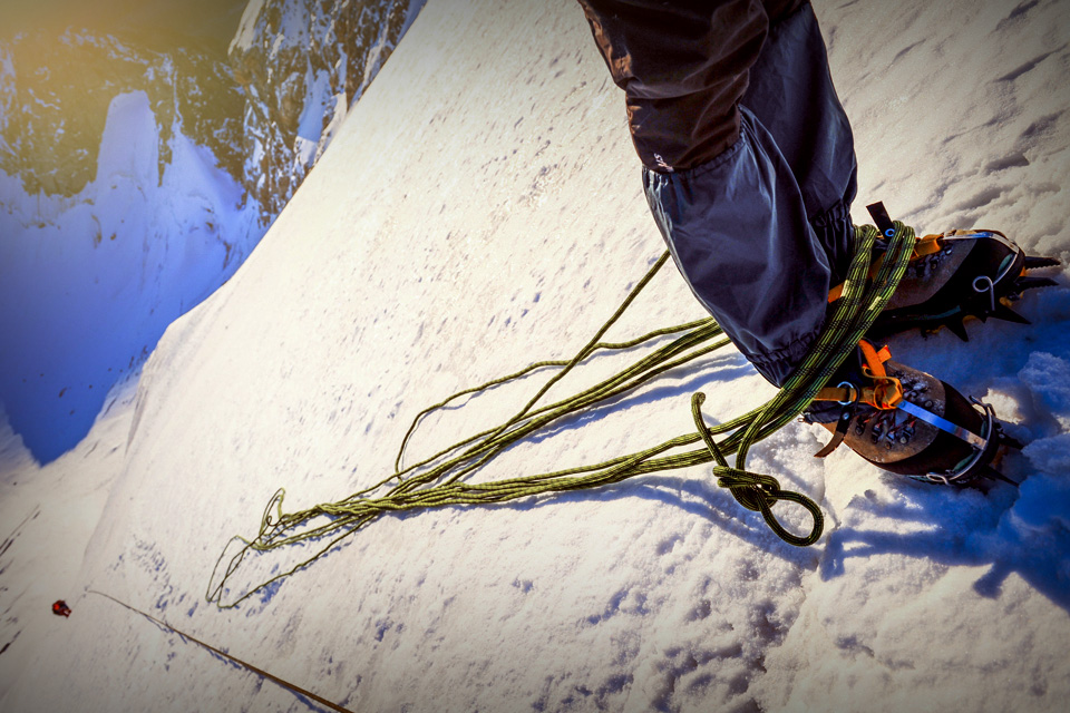 Fenomena dan Penyebab Ratusan Pendaki Tewas di Zona Kematian Everest