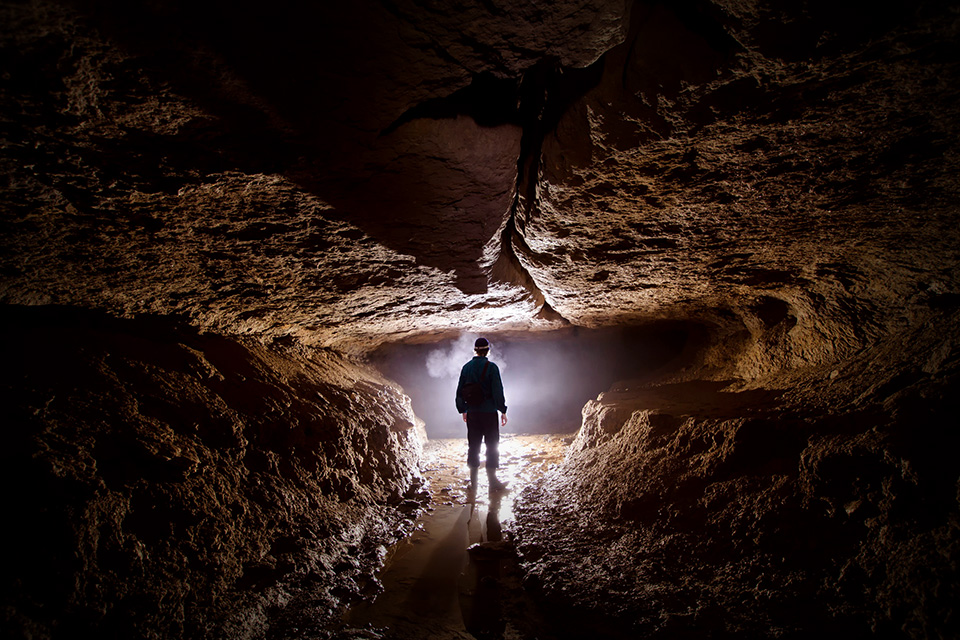 Mengenal Caving, dari Sejarah, tentang Speleologi, Sampai Perkembangannya 