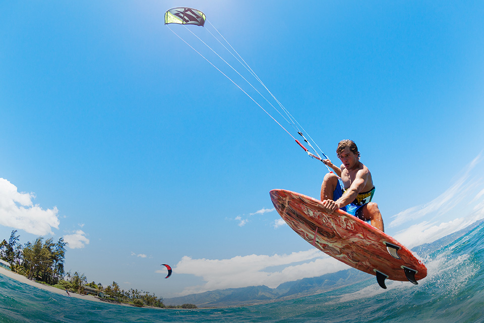 Teknik yang Harus Lo Kuasai Kalau Mau Main Kitesurfing!