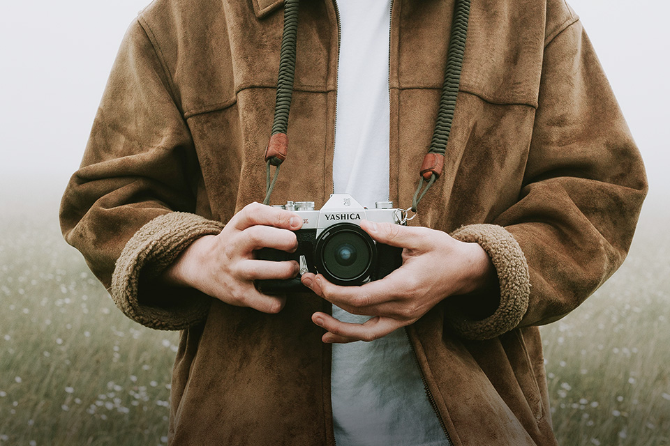 Alasan Kenapa Lo Harus Cobain Kamera Analog Saat Traveling