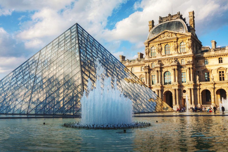 Mengulik Fakta Unik Museum Louvre Prancis, Ikonik Bro!