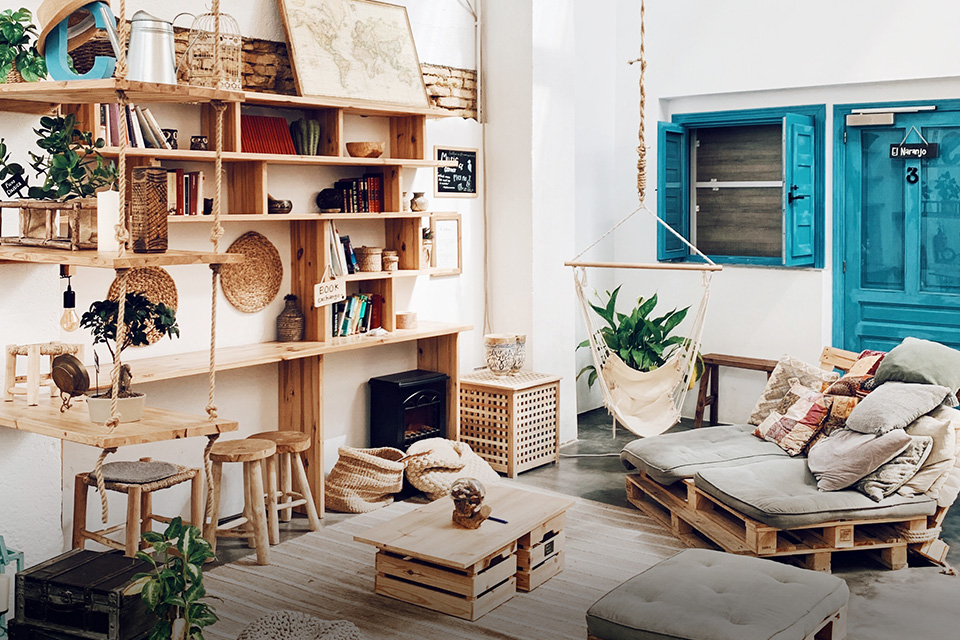 Biar Sensasinya Beda, Ciptain Suasana Kafe Saat WFH di Rumah