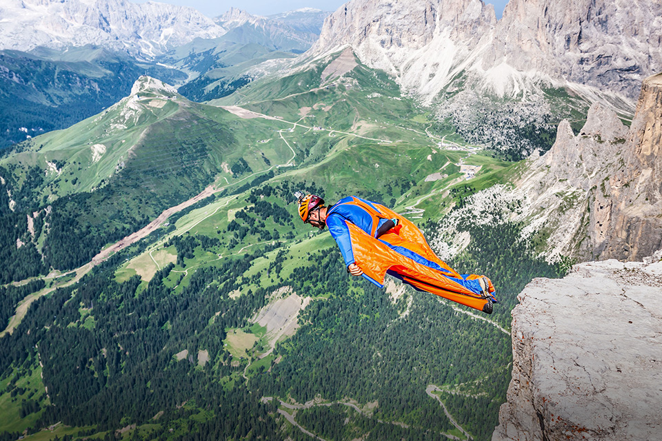 Buat Lo Yang Ingin Terjun Bebas, Cobain Olahraga Ini!