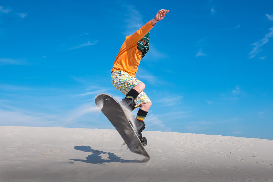 Mengetahui Lebih Dalam tentang Sejarah Sandboarding 