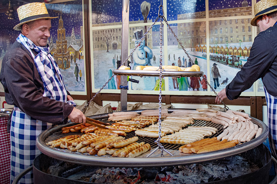 Kalau Traveling ke Negara Ini, Jangan Lupa Cobain Kuliner Wajibnya Ya, Bro!