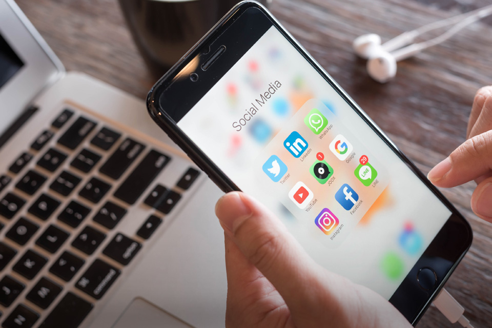 Selamat Hari Media Sosial! Ayo Jadi Netizen yang Bijak, Bro!