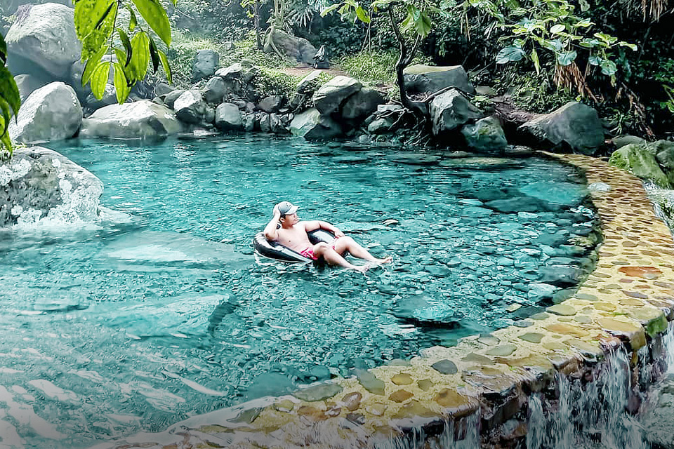 Lembah Tepus, Menikmati Kolam Renang Alami yang Tersembunyi